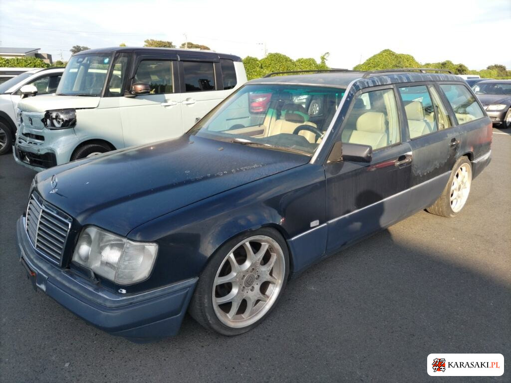 Mercedes-Benz E-Class Stationwagon 1994 z aukcji japońskiej