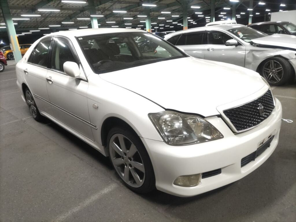 Toyota Crown 2006 z aukcji japońskiej