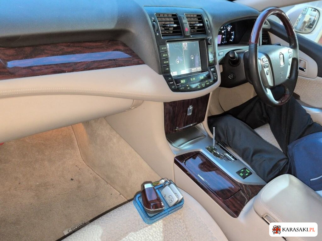 2012 Toyota Crown 4D Royal Saloon 5
