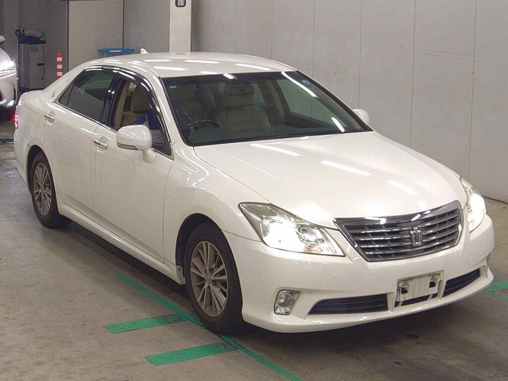Toyota Crown 2012 z aukcji japońskiej