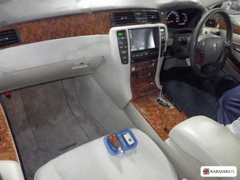 2005 Toyota Crown 4D Royal Saloon 5