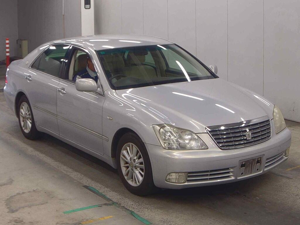 Toyota Crown 2005 z aukcji japońskiej