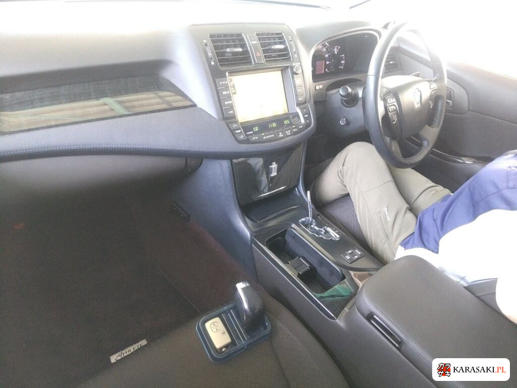 2009 Toyota Crown 4D Athlete 5
