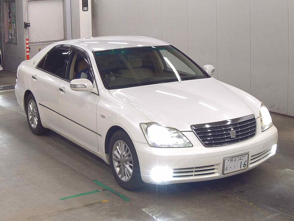 Toyota Crown 2004 z aukcji japońskiej