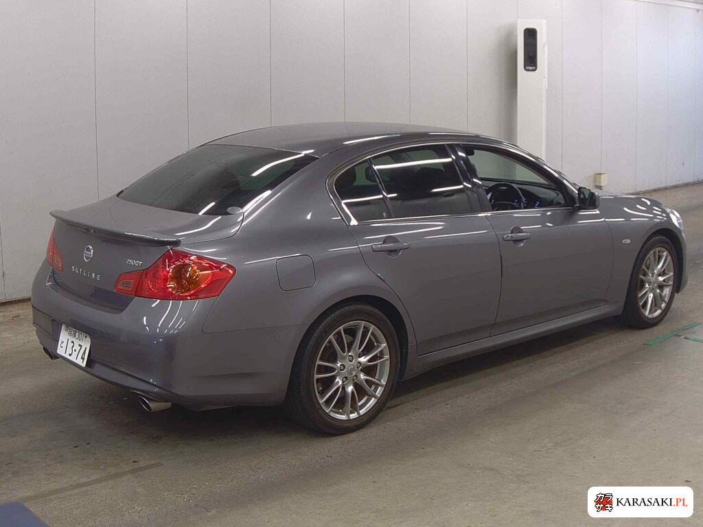 Nissan Skyline 2010 z aukcji japońskiej