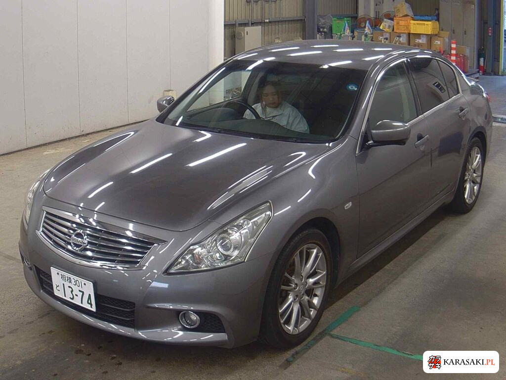 Nissan Skyline 2010 z aukcji japońskiej