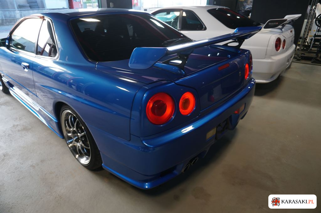Nissan Skyline 2000 z aukcji japońskiej