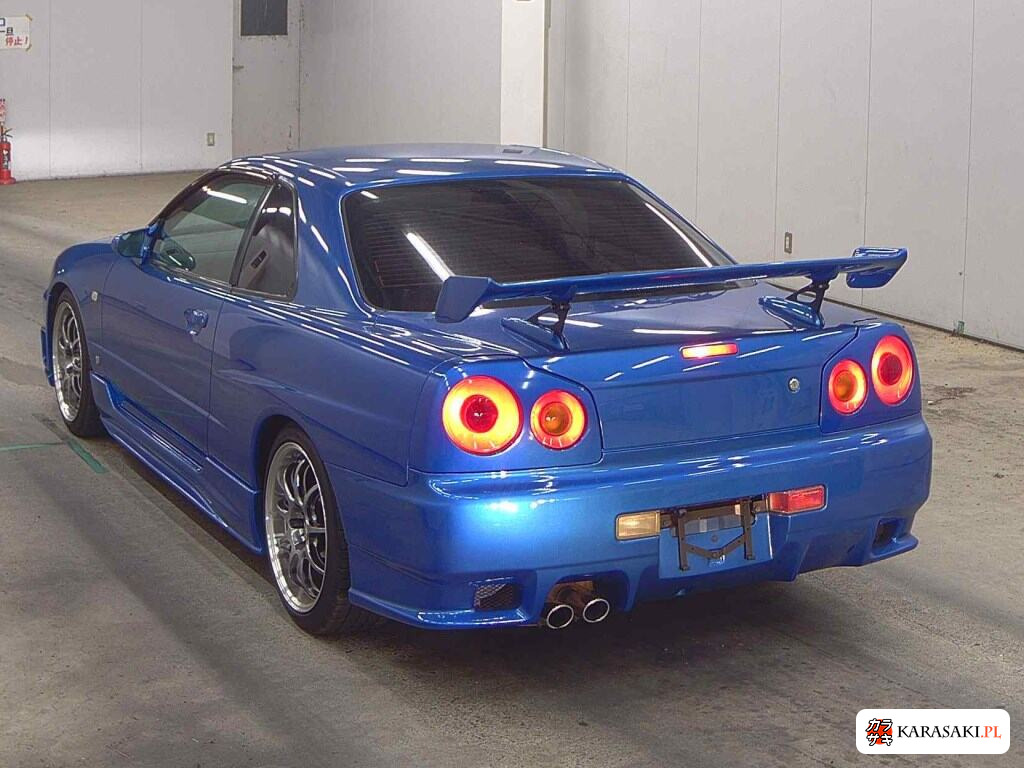 Nissan Skyline 2000 z aukcji japońskiej