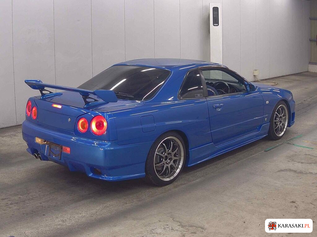 Nissan Skyline 2000 z aukcji japońskiej