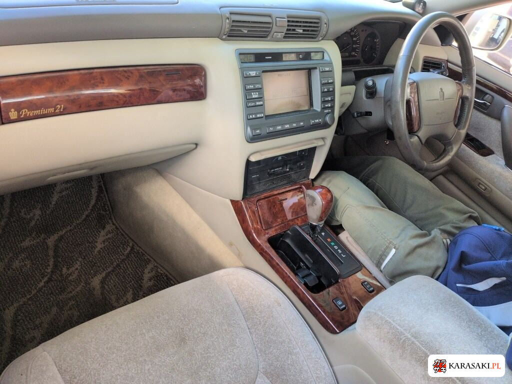 Toyota Crown 2001 z aukcji japońskiej