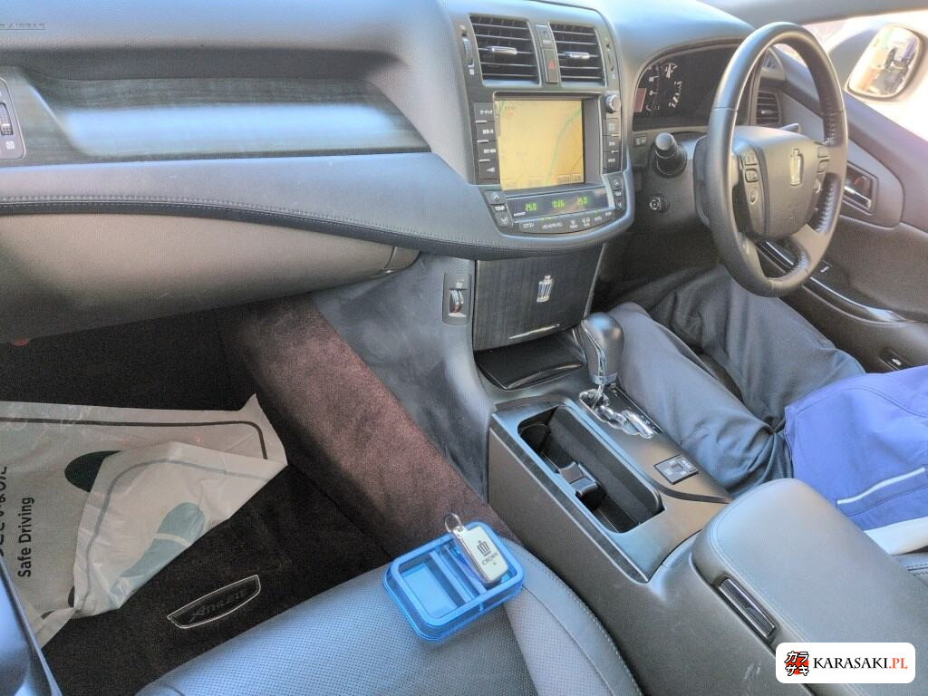 Toyota Crown 2009 z aukcji japońskiej