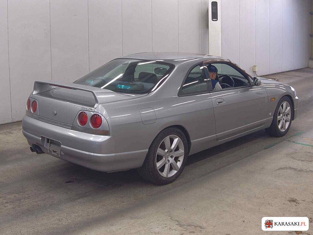 Nissan Skyline 1998 z aukcji japońskiej