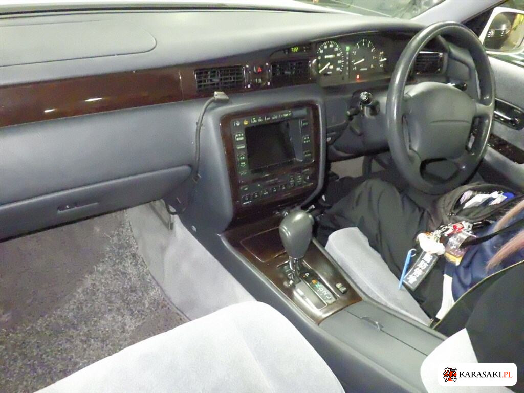 Toyota Crown 1996 z aukcji japońskiej