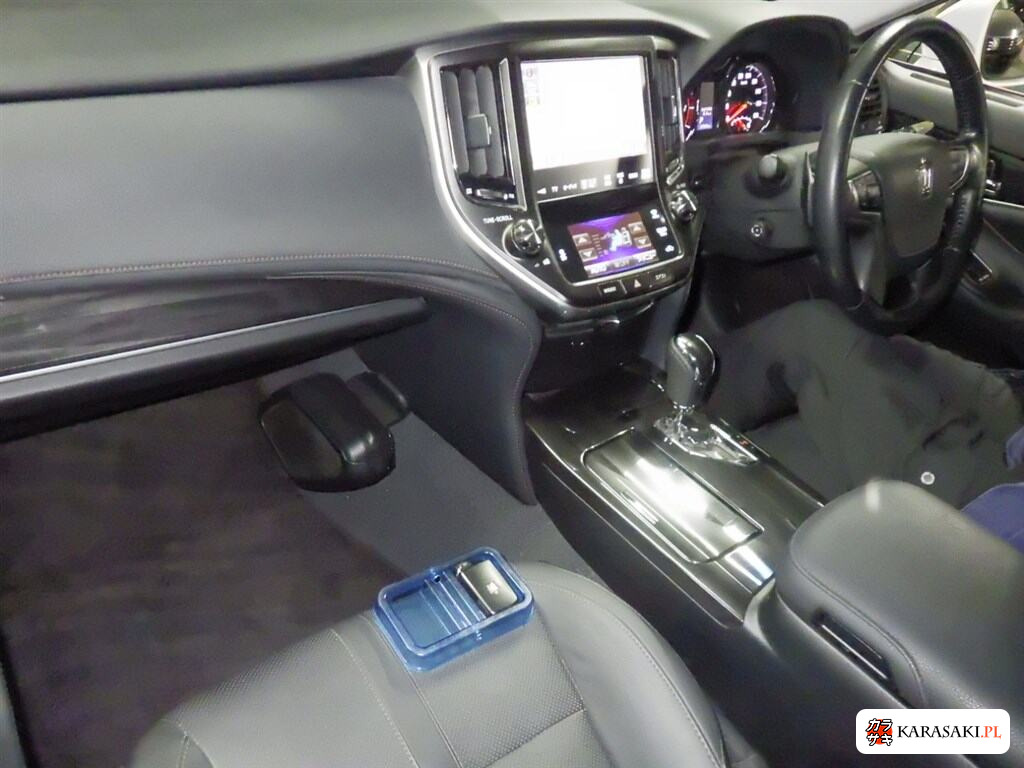 Toyota Crown 2014 z aukcji japońskiej