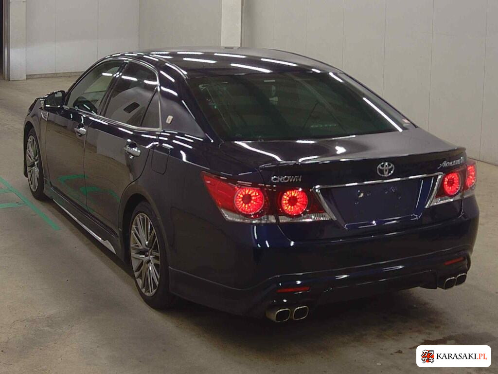 Toyota Crown 2017 z aukcji japońskiej