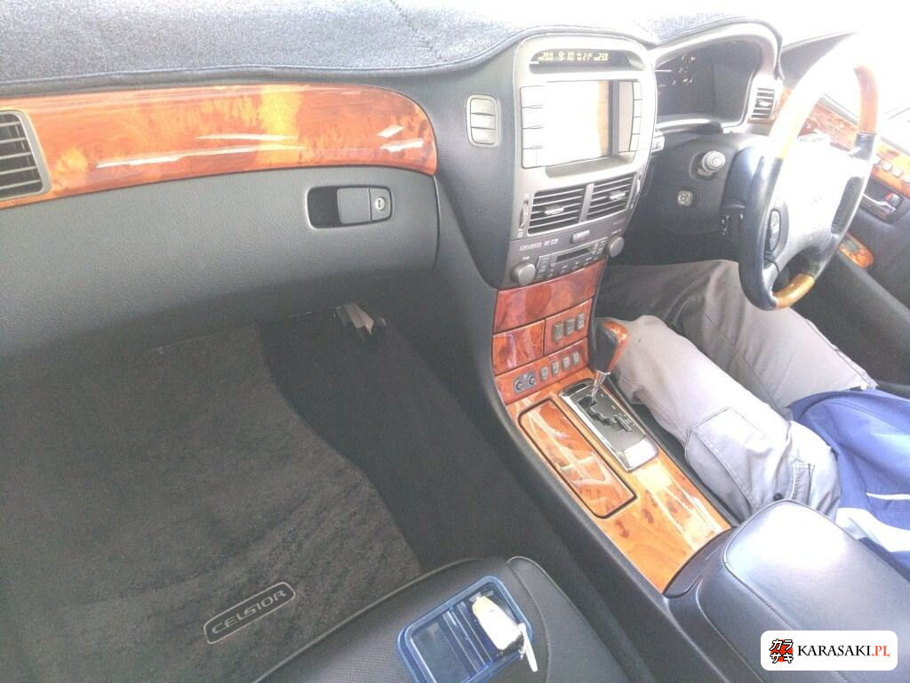 Toyota Celsior 2004 z aukcji japońskiej