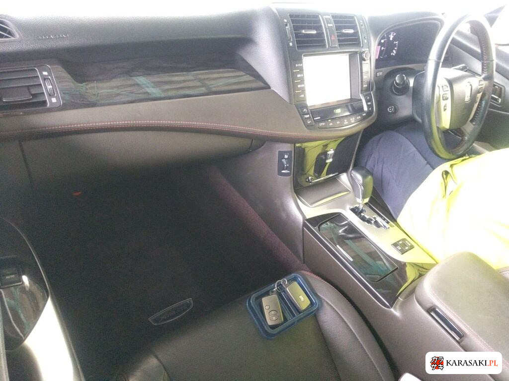 Toyota Crown 2011 z aukcji japońskiej