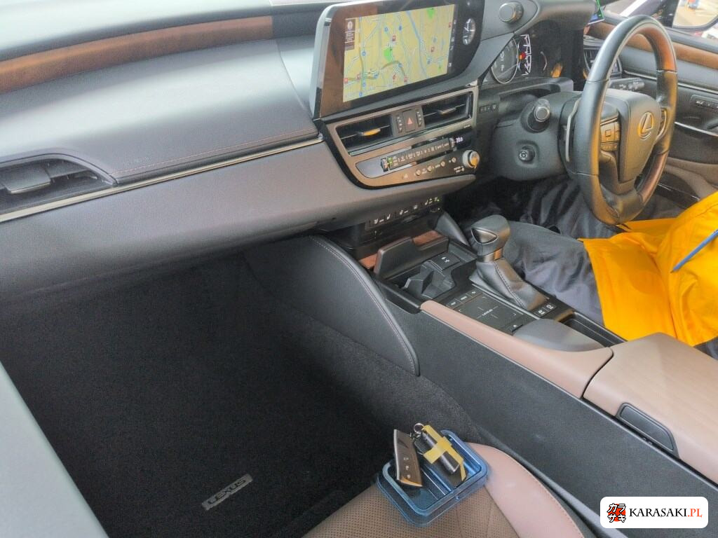 Lexus Es 2022 z aukcji japońskiej