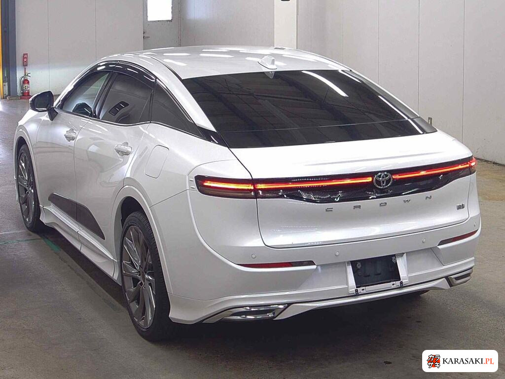 Toyota Crown Crossover 2022 z aukcji japońskiej
