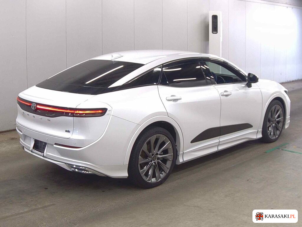 Toyota Crown Crossover 2022 z aukcji japońskiej