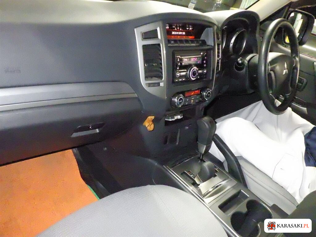Mitsubishi Pajero 2015 z aukcji japońskiej