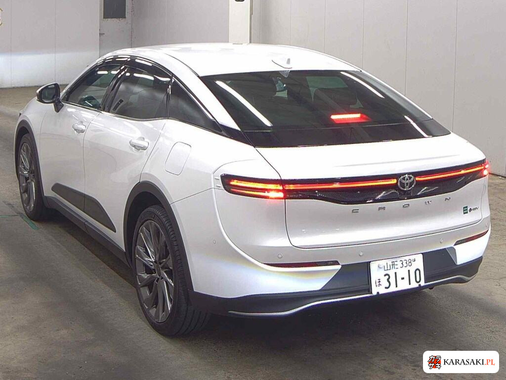 Toyota Crown Crossover 2025 z aukcji japońskiej