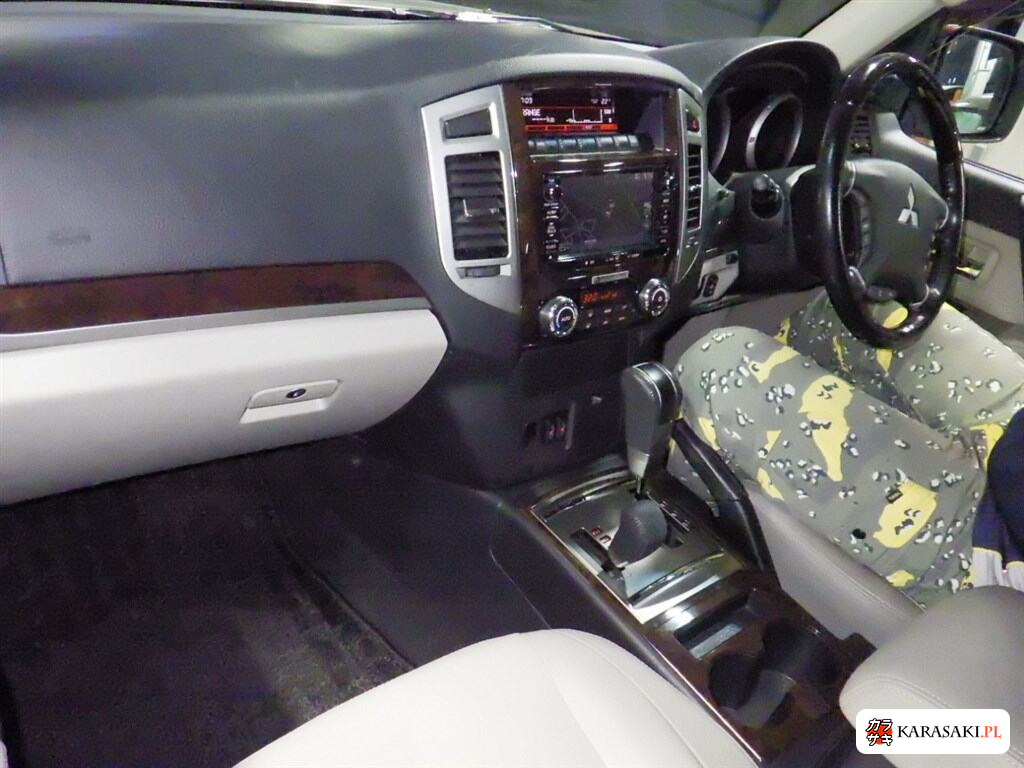 Mitsubishi Pajero 2017 z aukcji japońskiej