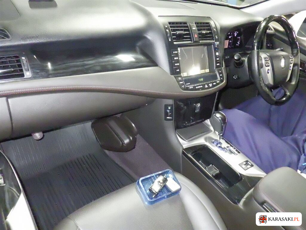 Toyota Crown 2010 z aukcji japońskiej