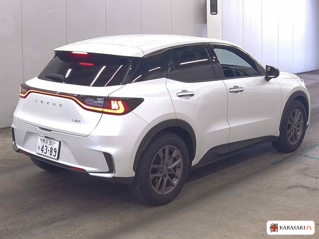 Lexus LBX 2025 z aukcji japońskiej