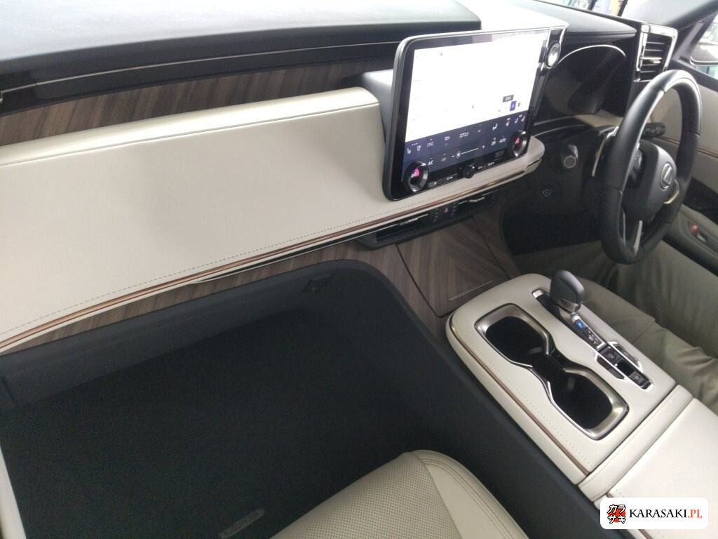 Lexus LM 2025 z aukcji japońskiej