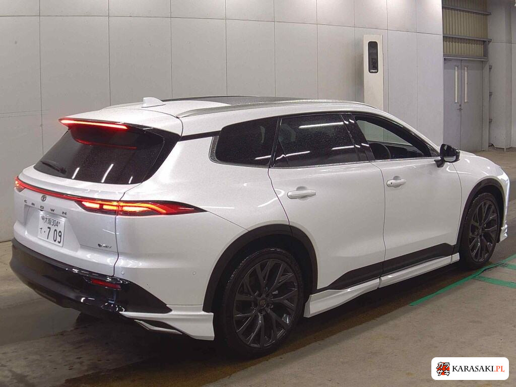Toyota Crown Estate 2025 z aukcji japońskiej