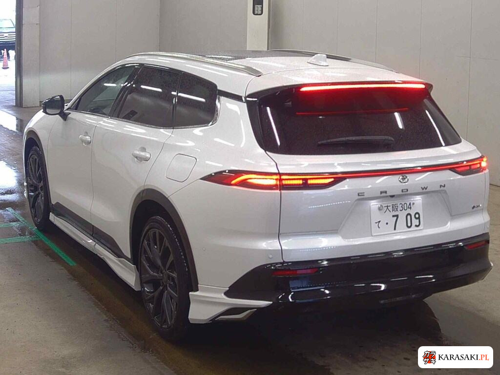 Toyota Crown Estate 2025 z aukcji japońskiej