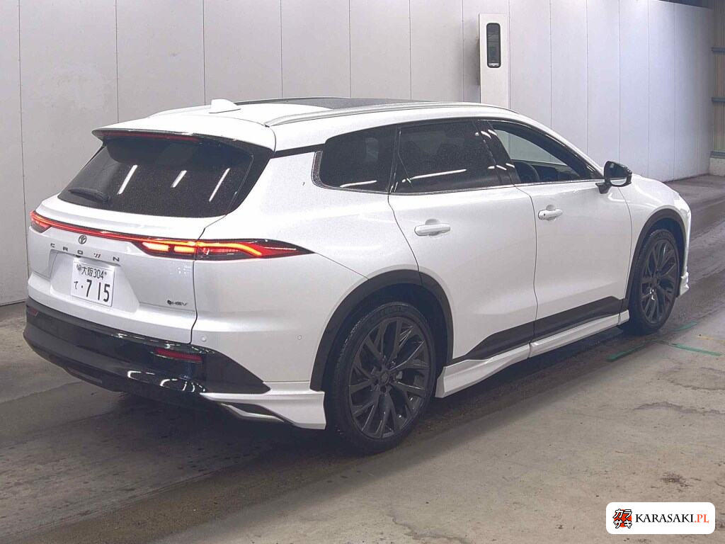 Toyota Crown Estate 2025 z aukcji japońskiej