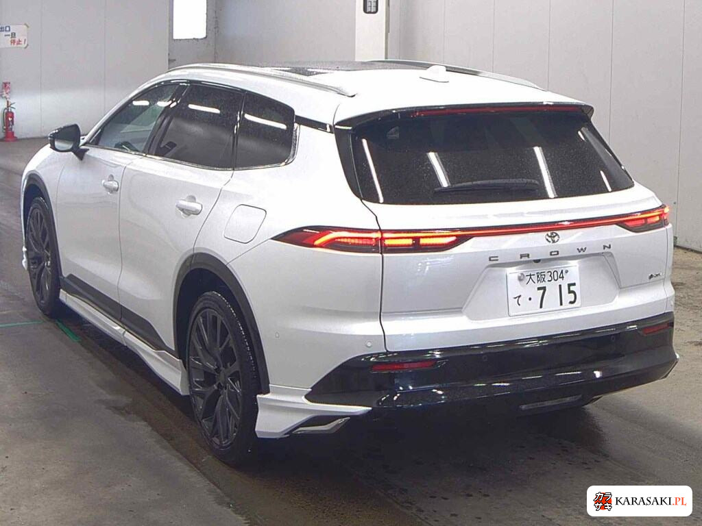 Toyota Crown Estate 2025 z aukcji japońskiej