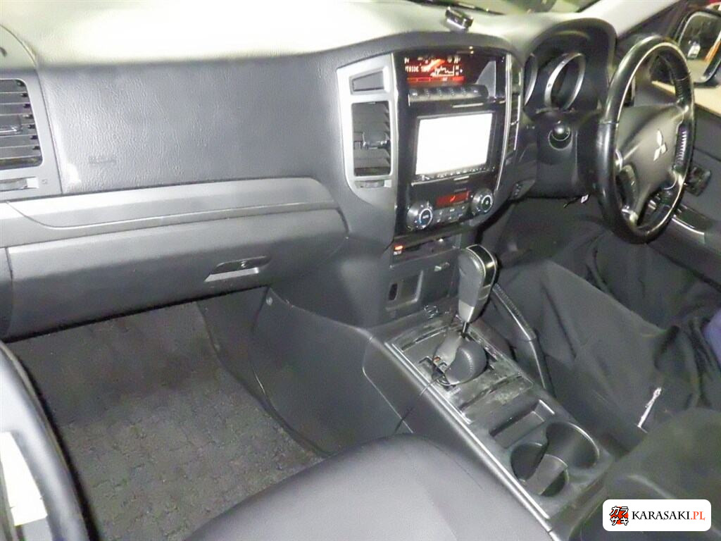 Mitsubishi Pajero 2015 z aukcji japońskiej