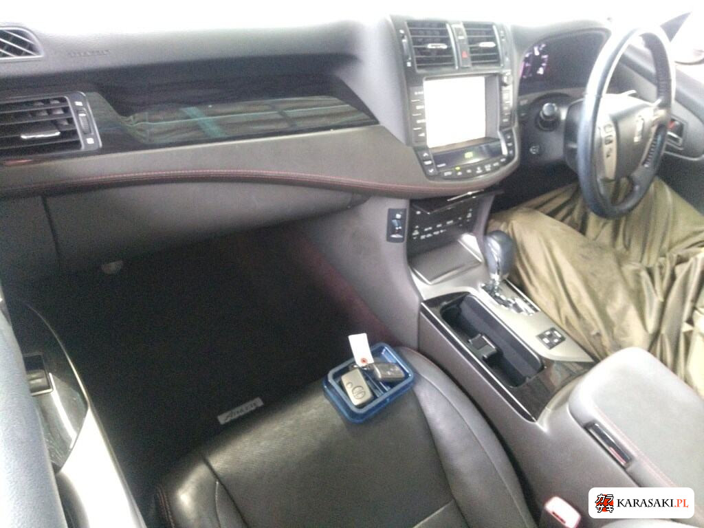 Toyota Crown 2011 z aukcji japońskiej
