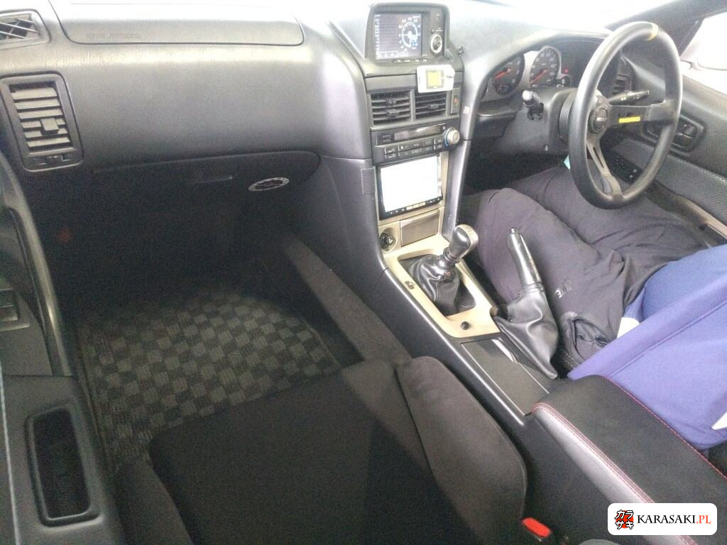 Nissan Skyline 1999 z aukcji japońskiej