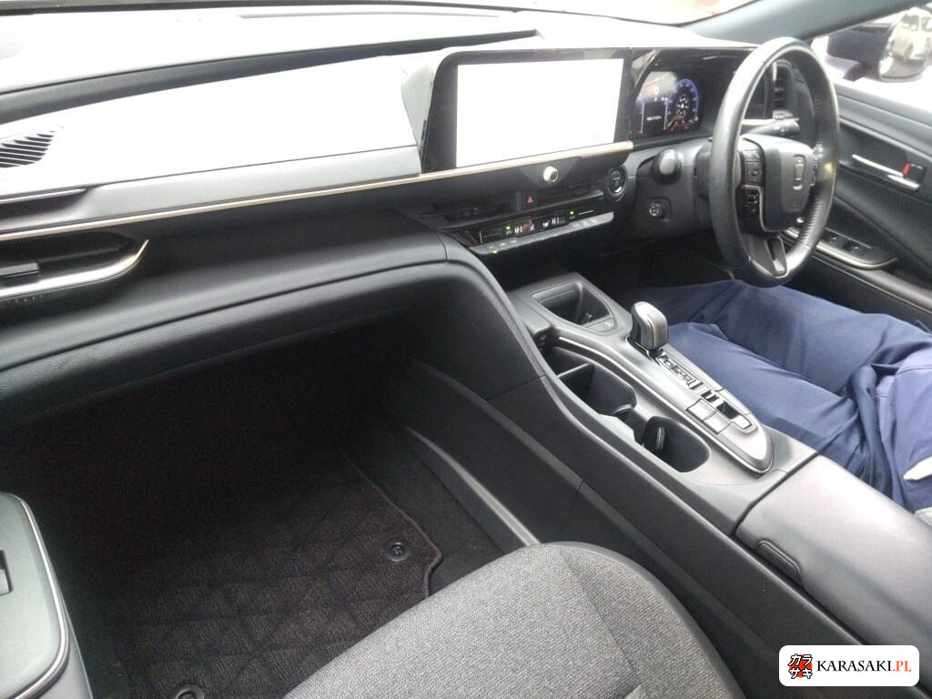 Toyota Crown Crossover 2023 z aukcji japońskiej