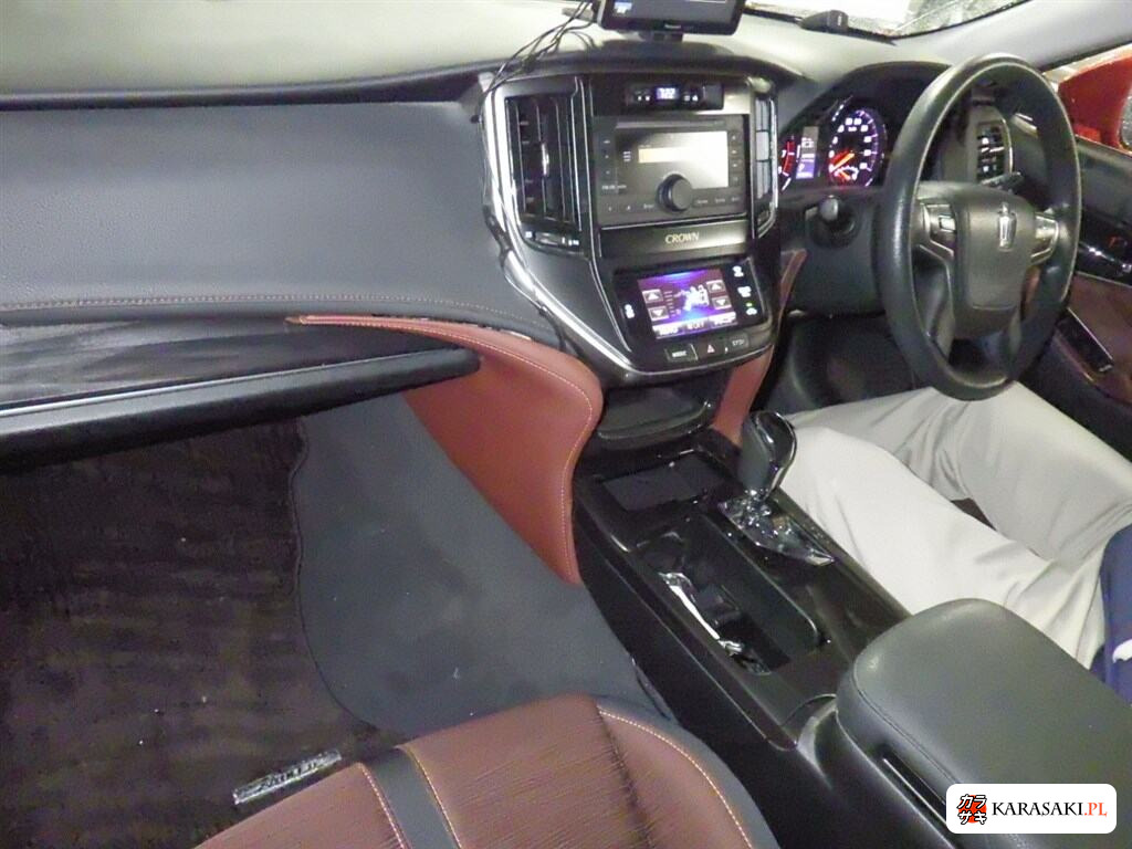 Toyota Crown 2014 z aukcji japońskiej