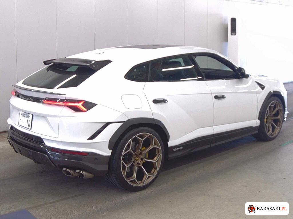 Lamborghini Urus 2024 з японського аукціону