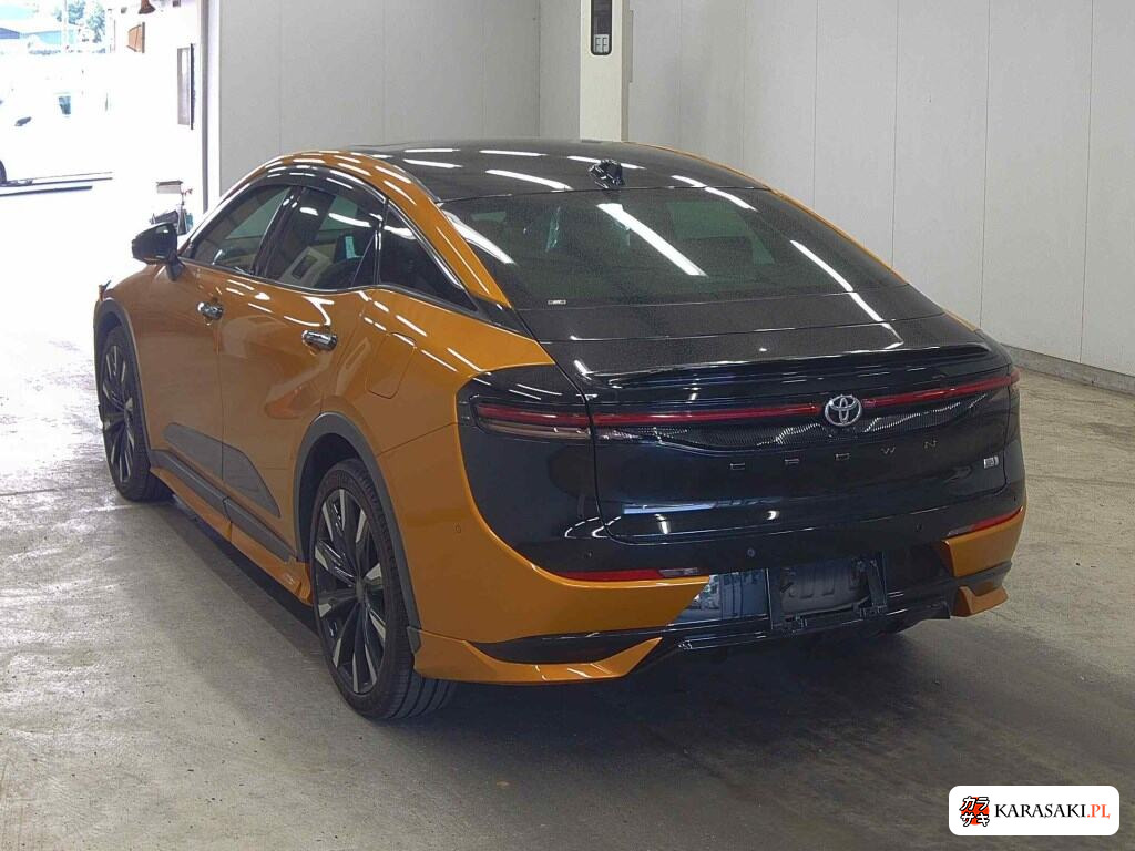 Toyota Crown Crossover 2023 z aukcji japońskiej