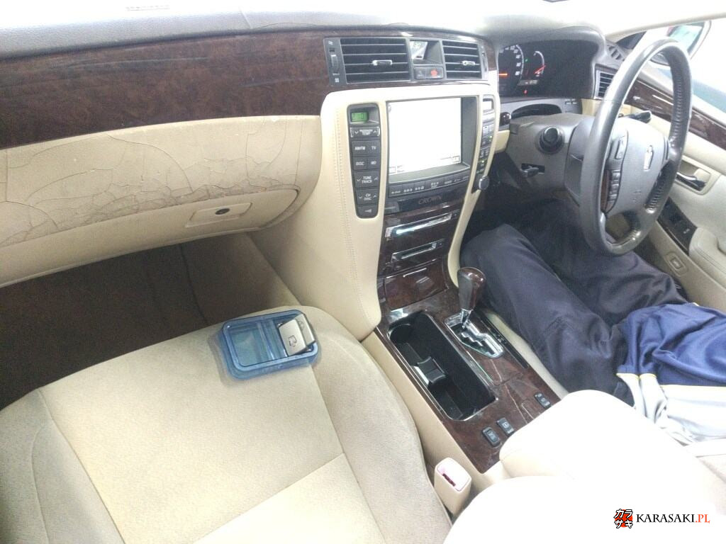Toyota Crown 2007 z aukcji japońskiej
