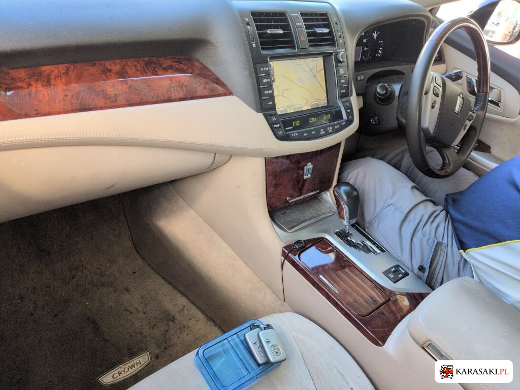 Toyota Crown 2012 z aukcji japońskiej