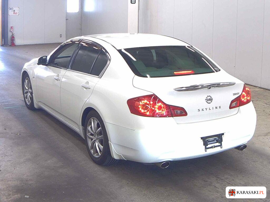 Nissan Skyline 2007 z aukcji japońskiej