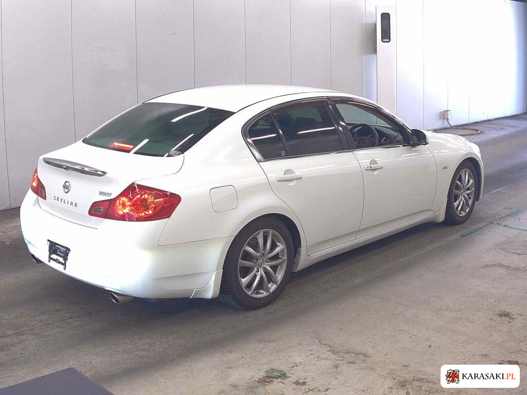 Nissan Skyline 2007 z aukcji japońskiej