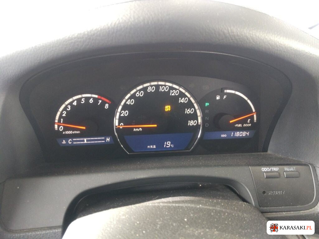 Toyota Crown 2004 z aukcji japońskiej