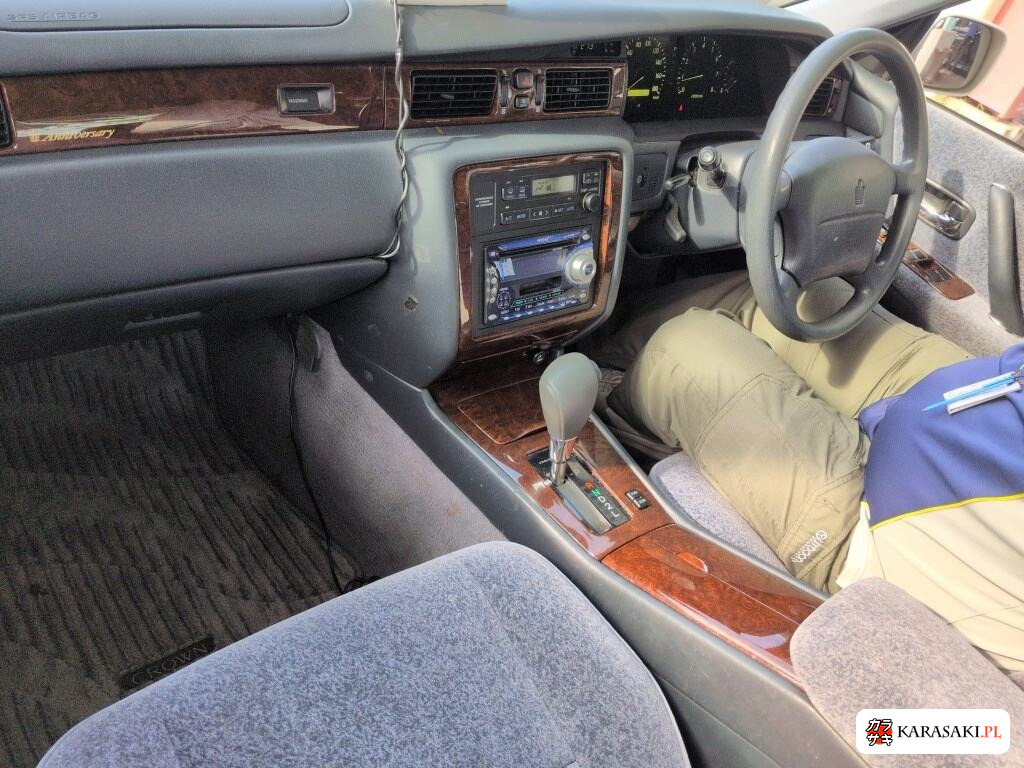 Toyota Crown 1999 z aukcji japońskiej