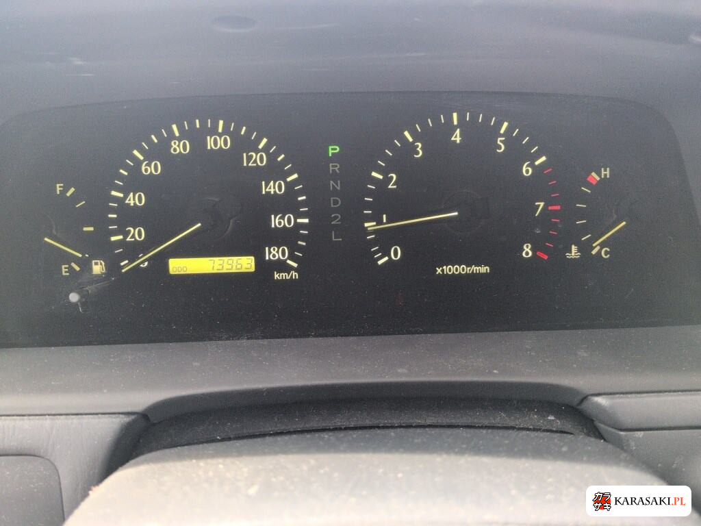 Toyota Crown 1999 z aukcji japońskiej