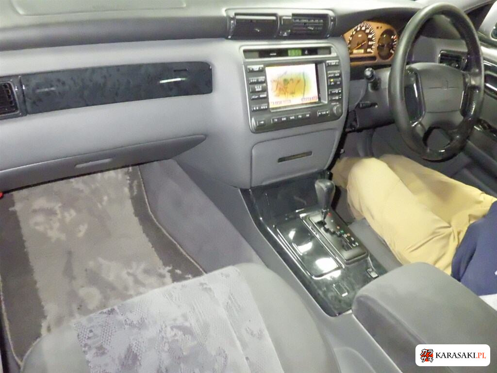 Toyota Crown 2000 z aukcji japońskiej