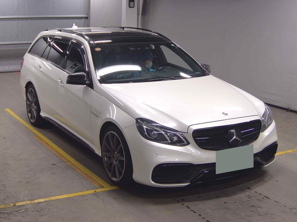 Mercedes Benz E-Class Stationwagon 2014 z aukcji japońskiej